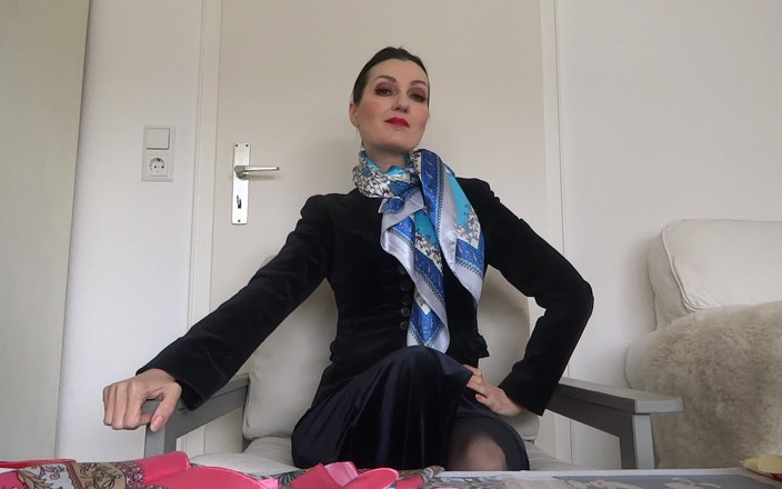 Lady Victoria Valente: Nouveaux foulards en satin - beaucoup de styles de foulards Neckerchief !
