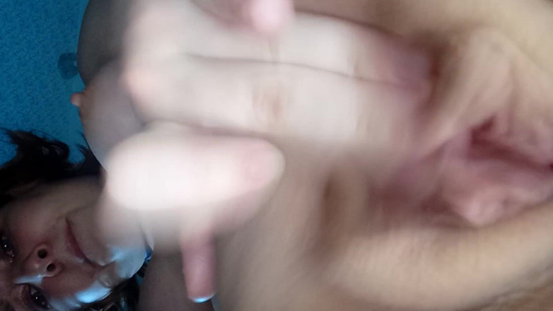 Denise Levi: Facesitting en POV et doigtage de chatte