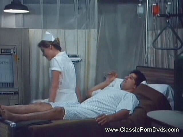 Classic Porn DVDs: Máy bay bà già nóng bỏng vui vẻ với con...