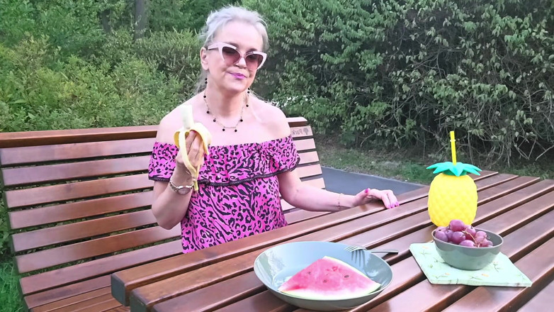 Misses_Jenny: Pique-coquin dans le parc