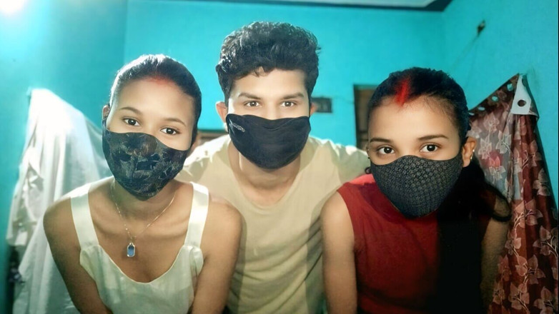 Raitorani: देसी गांव के दोस्त पहली बार तीन लोगों की चुदाई xvideo भारतीय देसी गांव की गर्लफ्रेंड