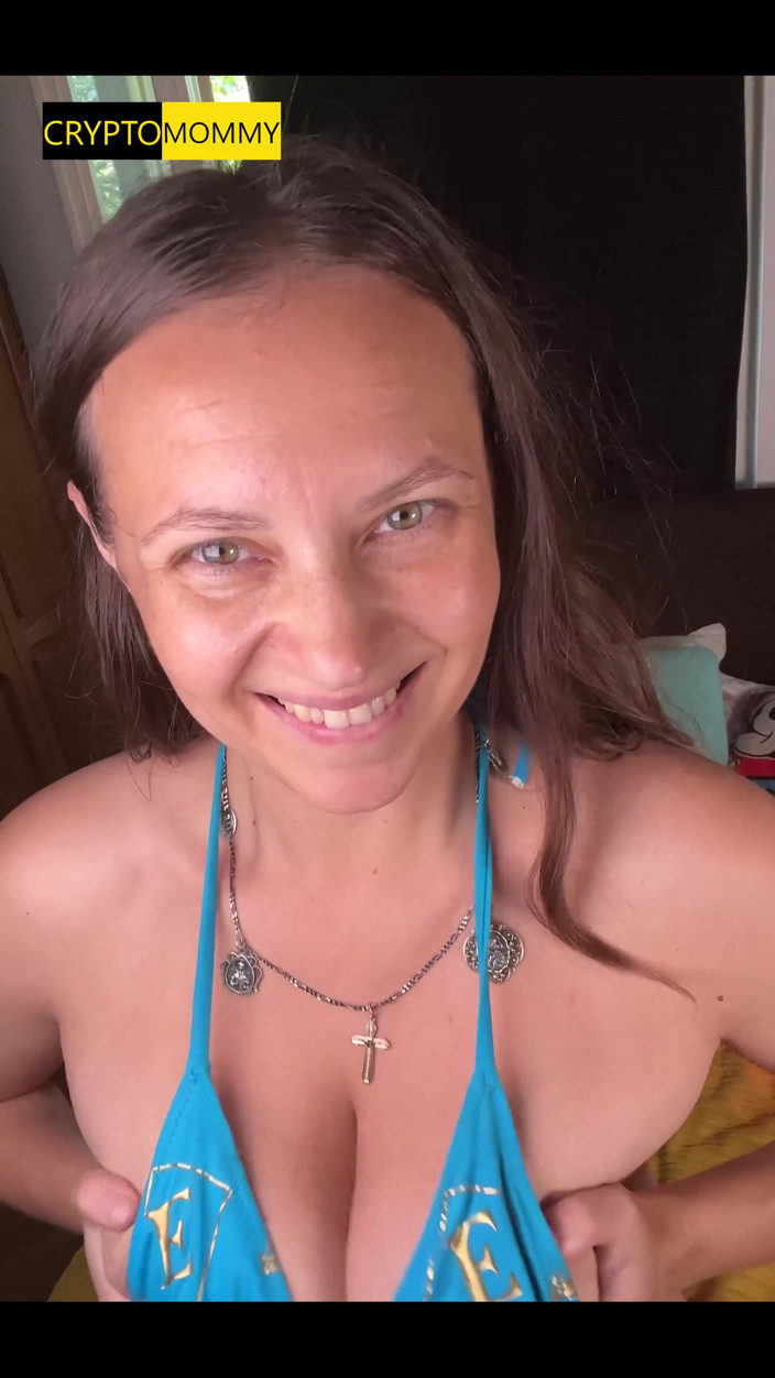Crypto Mommy: Gooner Snack 2