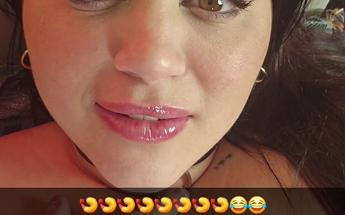 LuciaLatinaGomez: Mon ex-copine latina vous envoie des photos quotidiennes en humiliant...