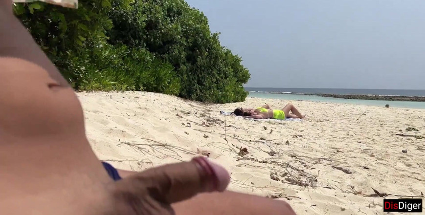 Dis Diger: Il pervertito si masturba la miLF tettona e la sua...