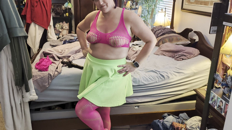 Always Fun No Pants: हॉट पत्नी नए कपड़े उतारने की कोशिश करती है!