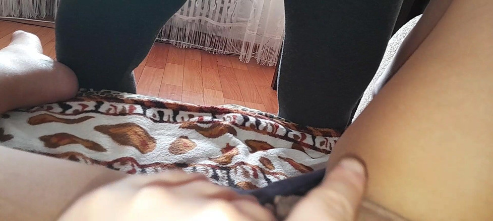 Lesbian-candys: On se regarde se masturber et jouir plus vite