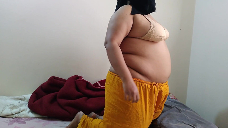 Aria Mia: Me follo a mi hermanastra milf culona y me corro...