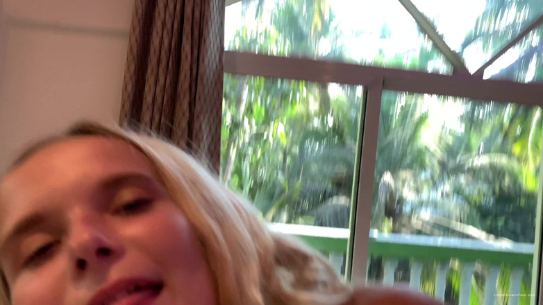 Homegrown Swingers: Jolie Lolipop trempée de sperme