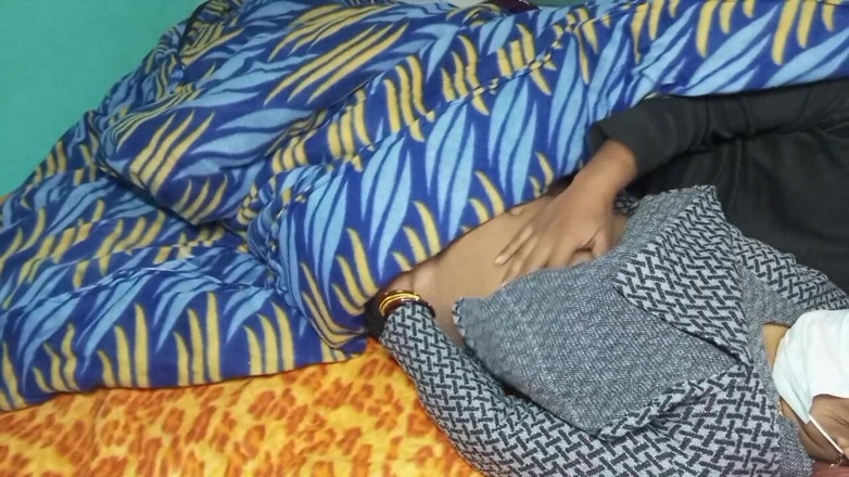 Manjushukla: Indiancă Bhabhi proaspăt căsătorită având parte de romantism.