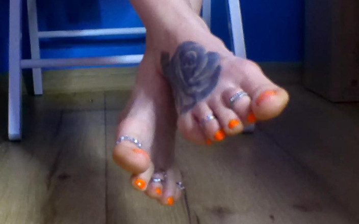 Lady_Angela: Lady Angela Orange Pedicure and Toe Rings JOI