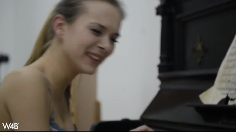 Watch4beauty: Audiție cu Katiee