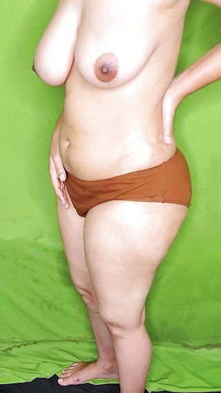 Vicky Thakur: Chica india del pueblo en show casero de cuerpo 2