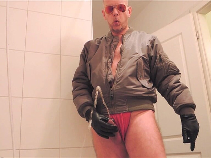 GERMANE_XL: 尿电精射击 XXL 1