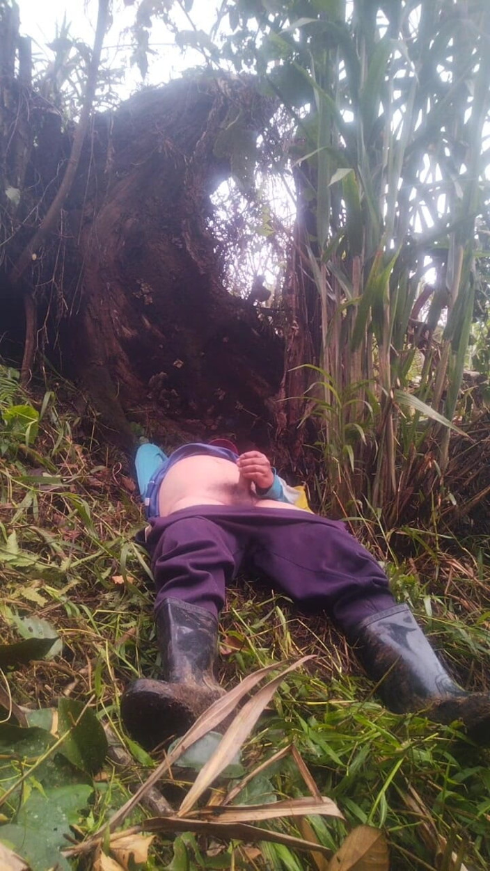 Talahib23: Melancap panas di bahagian bawah My Garden