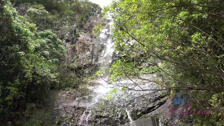 ATK Fans (Girlfriends): Pisser dans la nature est ce qu'il y a de...