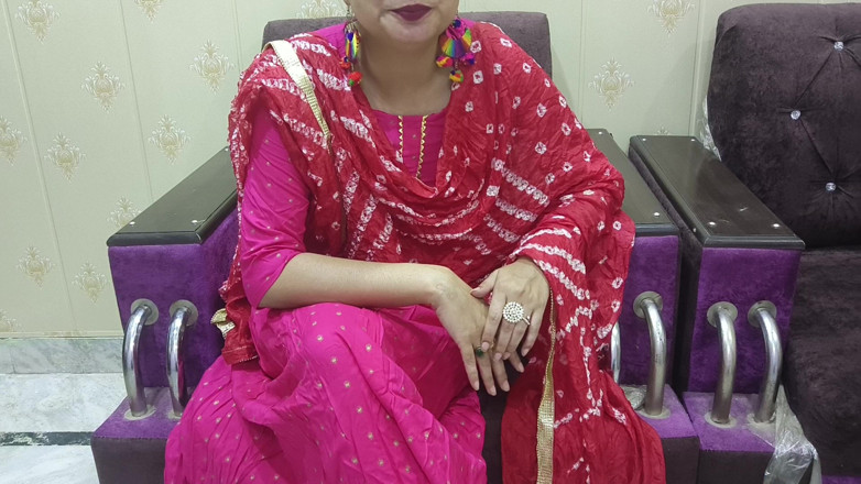 Saarabhabhi6: Найкрасивіша найгарячіша індійська вчителька