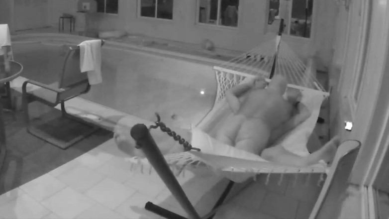 Otterbearcouple: Temps de jeu dans la piscine