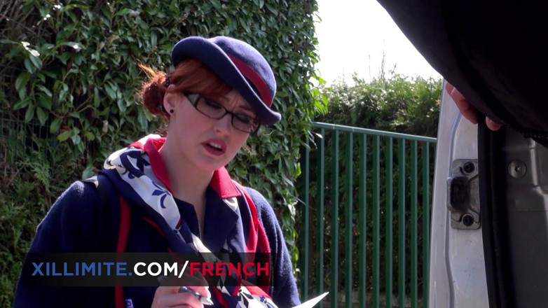 French girls at work: Pembantu meter berambut merah disetubuhi di dalam truk