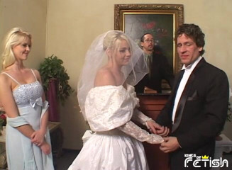 Big Tits for You: Linda novia es follada duro por dos chicos enmascarados en...