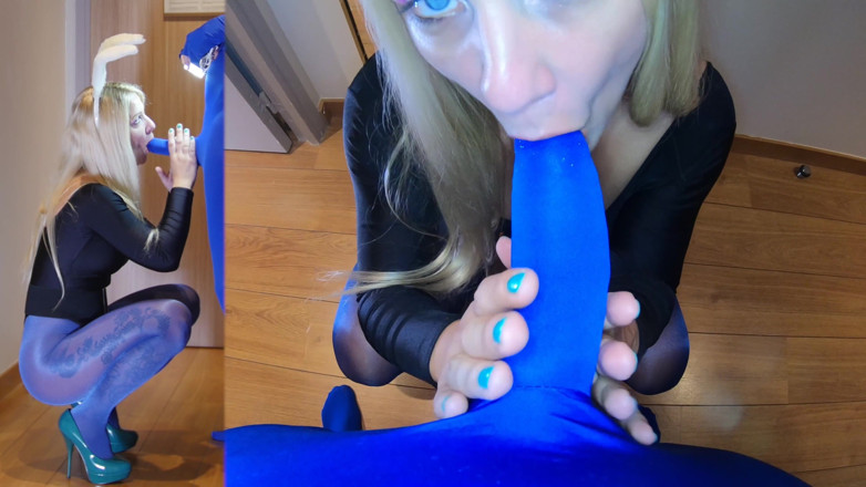 Nylon Xtreme: Caroline de Jaie Anal com coelhinha preta de meia-calça