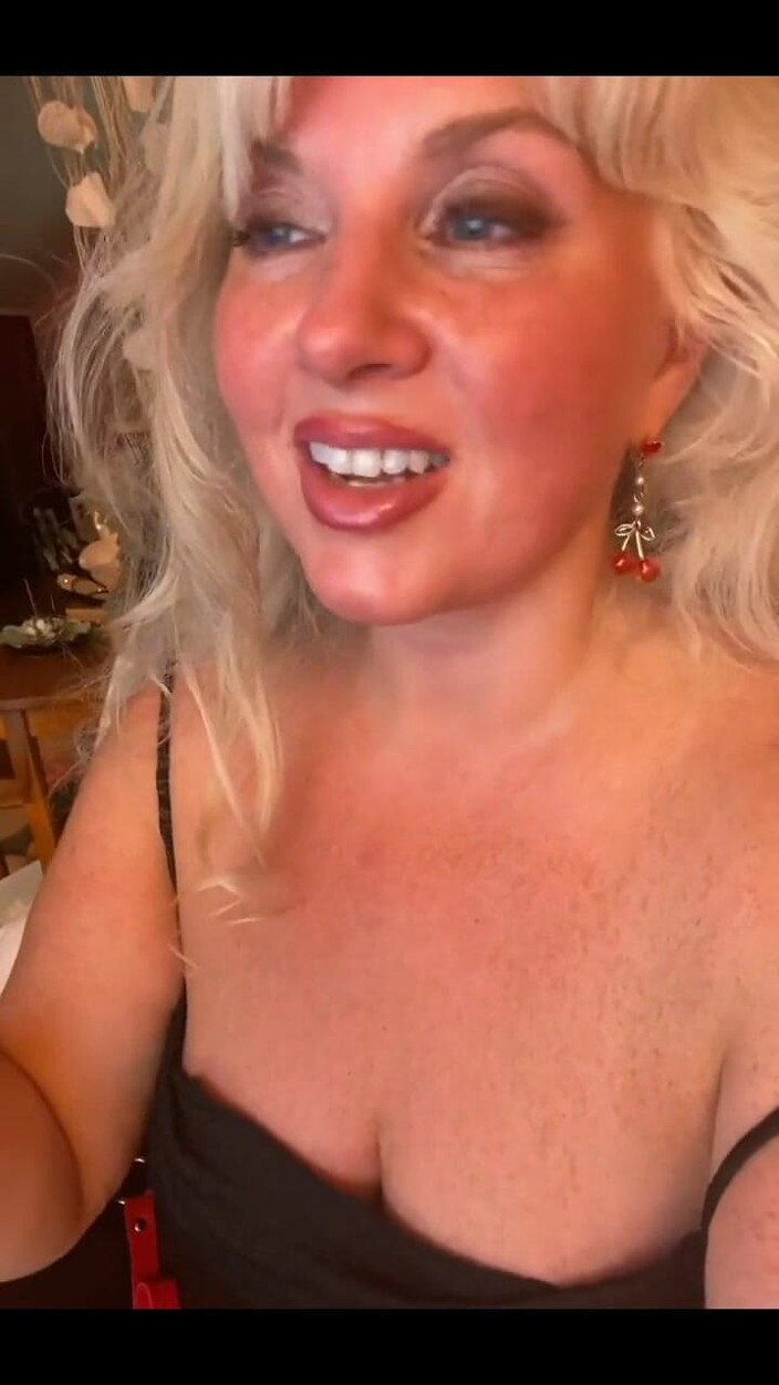 PaintedRose Taboo Femdom Fetish MILF: Bts 복종 훈련 화요일부터 약간의 끈질기게 비하인드 스토리 재미