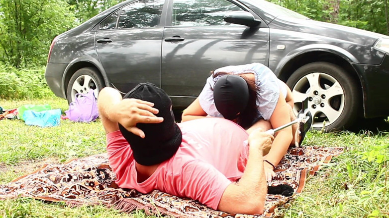 Crazyfamily 1970: Seks tegar di dalam Hutan