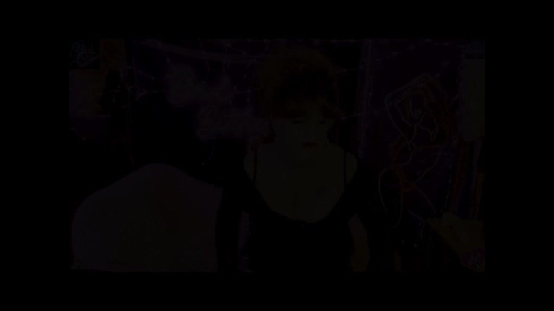 FemmeCheri120: 3 clip hút thuốc n thoát y