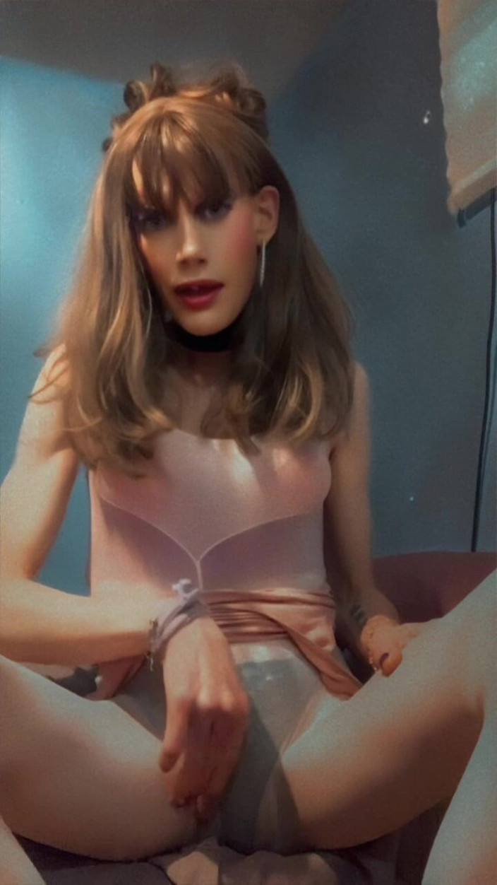 Lisa Luvly: Hezká v punčochách .. xoxo!