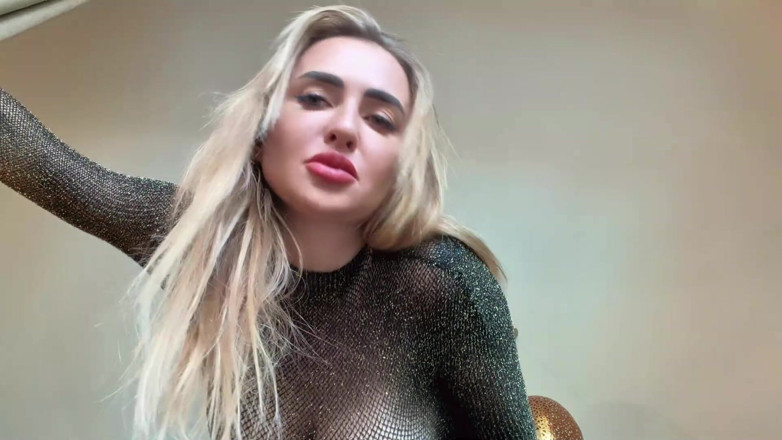 Goddess Lena: Zničení obličeje