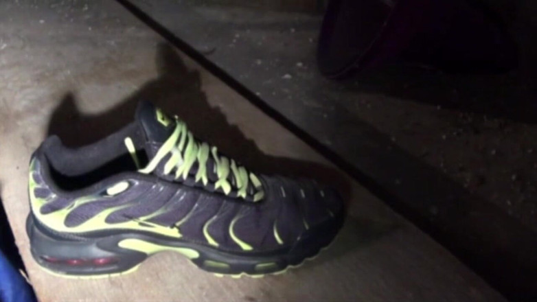Sneaker gay: Troia sottomessa alle sneakers di julien un ragazzo scaly