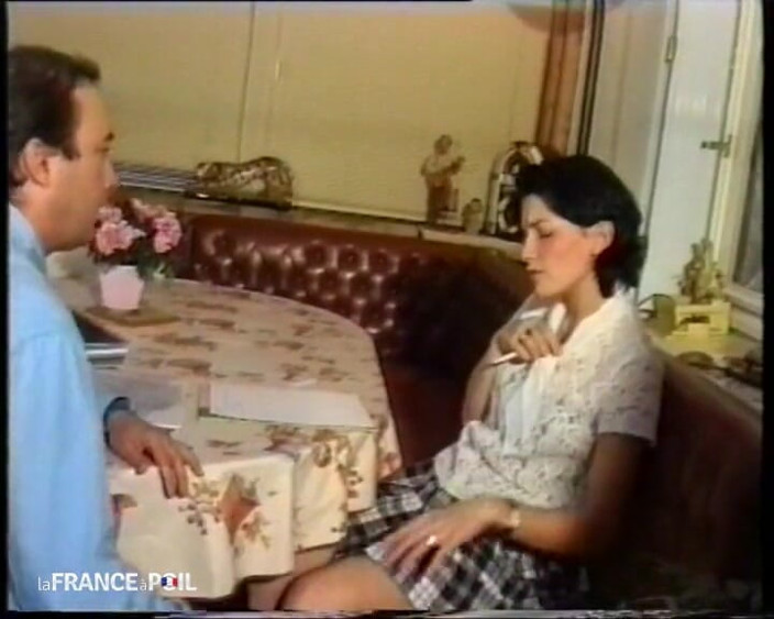 French Family Secrets: 섹스할 의향이 있는 제대로 집중된 학생!