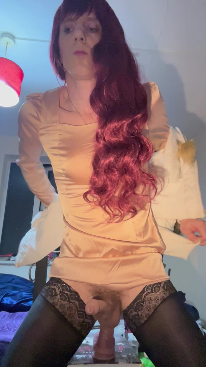 Jessica silk: 딜도를 타는 Jess Silk