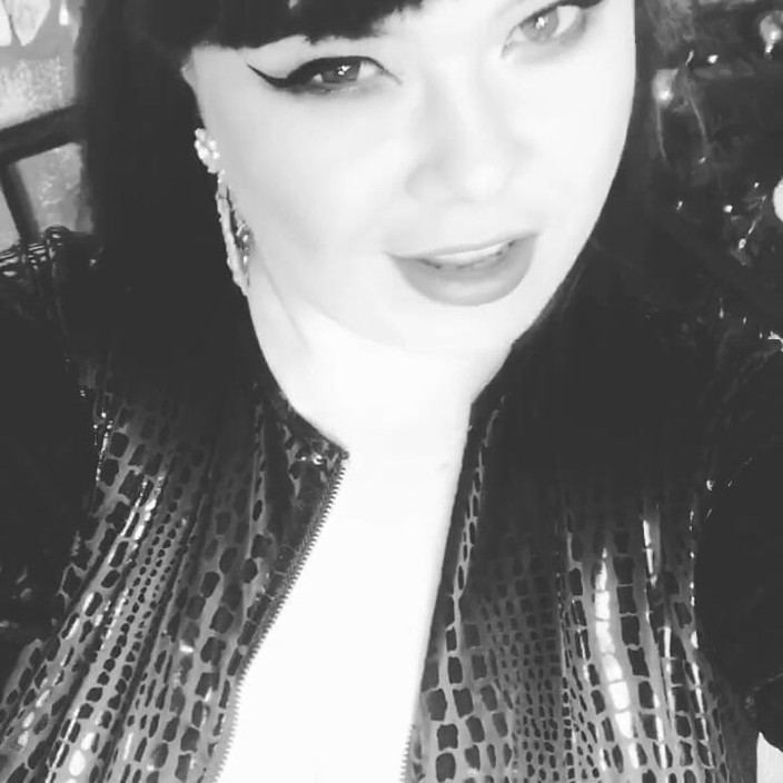 Roxanne Miller: Déesse noire et blanche