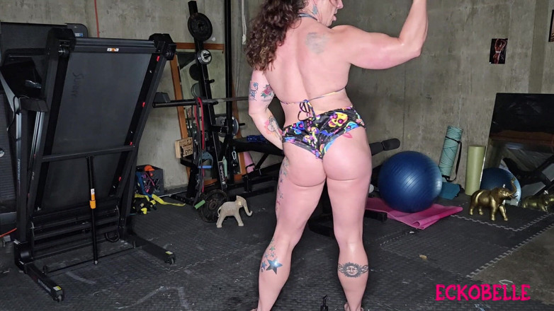 Ecko Belle: Pompa bicep i flex