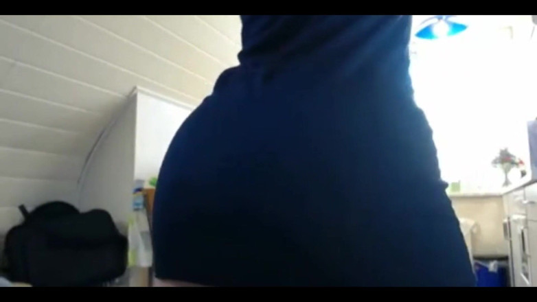 Sexydea: Curva Sexydea se fute pe camera web în direct
