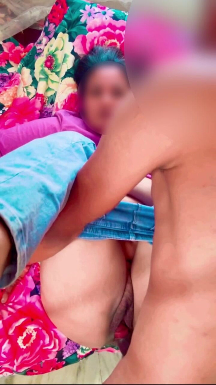 Your_aisha: Chica india del pueblo follando tan duro con su novio...