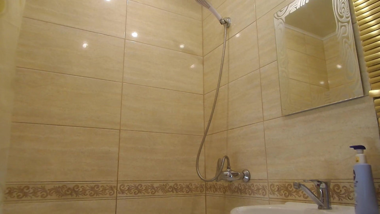 Horny Fuck Bitches: Je Vais Prendre Une Douche Et Tu Regardes
