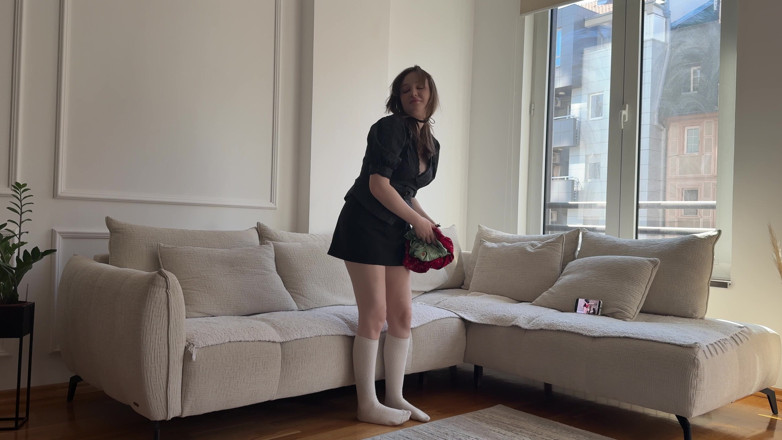 Toma Mur: Stepmom Teaches Friend's Stepdaughter How to Cum Using Her Dildo!