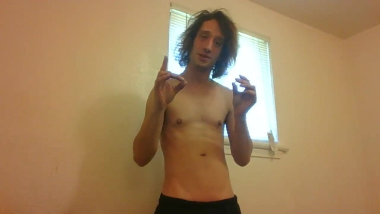 LilTaste: Transgirl in topless prende pillole ormonali sostitutive; Quasi un anno...