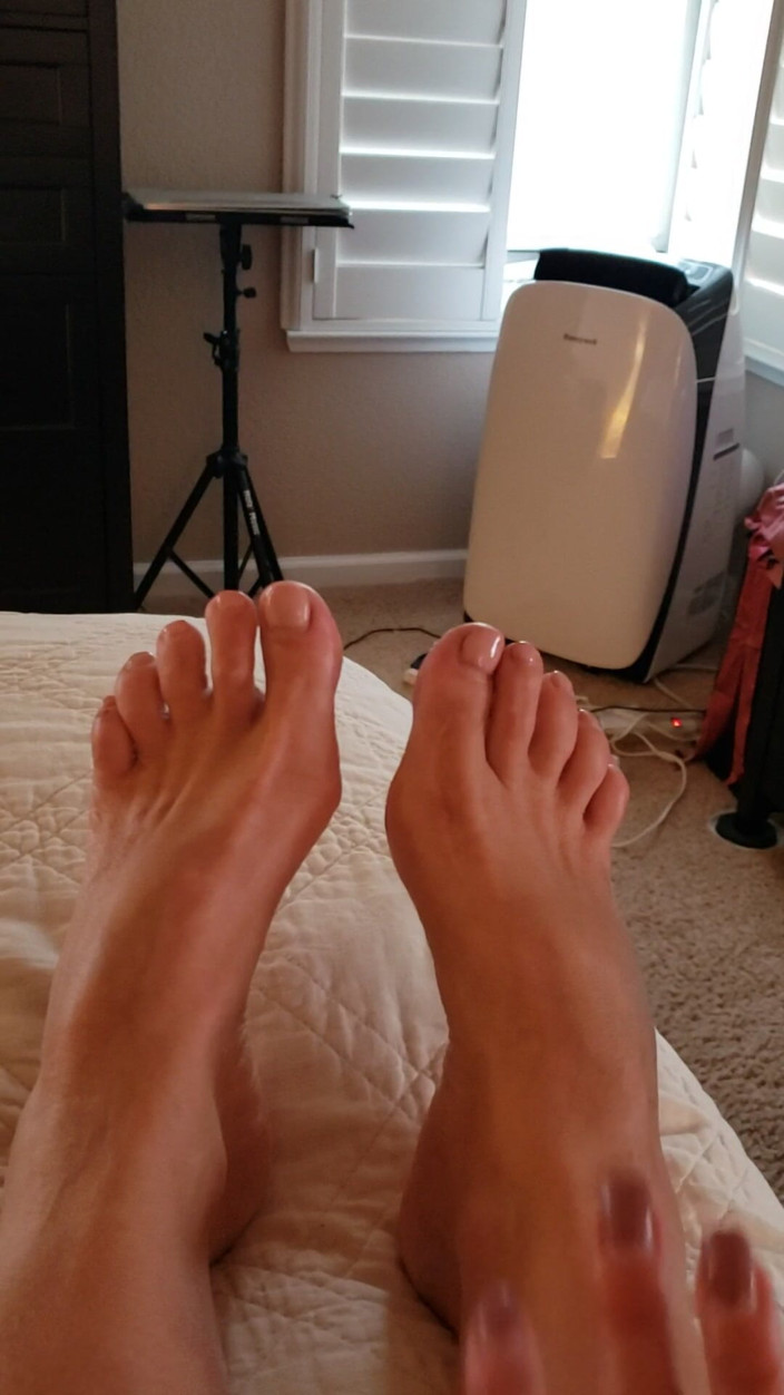 JessRyan: Oh nein! MILF Camgirl Jess ryan fußprobleme