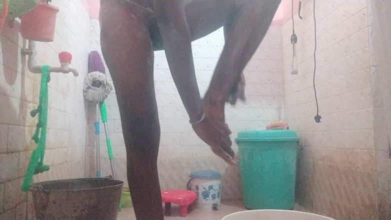 Tamil10inchesbbc: Tamil10inchesbbc Sexy Bath Session Show