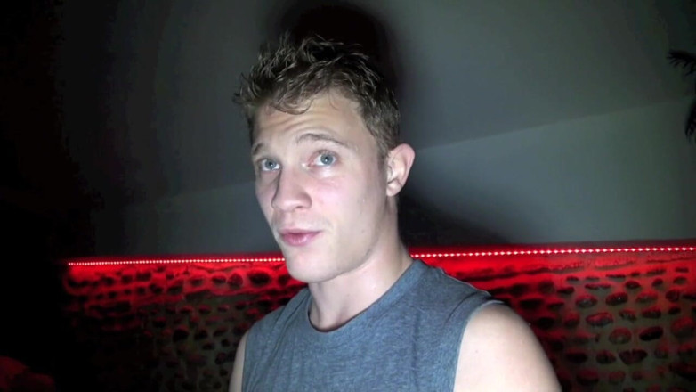 Crunch Boy: Slampa Arab twink knullad av Kameron Frost