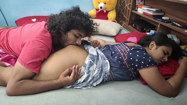 Vaishnavysharunraj: Rekaman seks hot pasangan hot india di rumah!