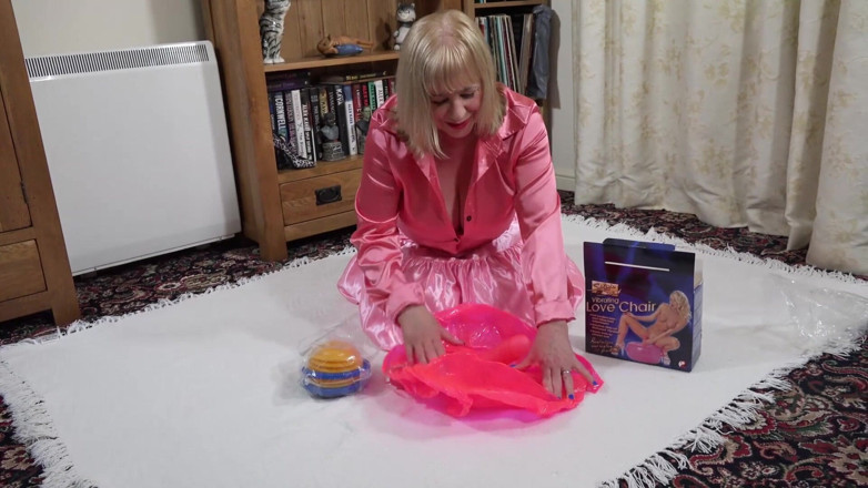 Dirty Doctors Clips: Chaise d'amour gonflable