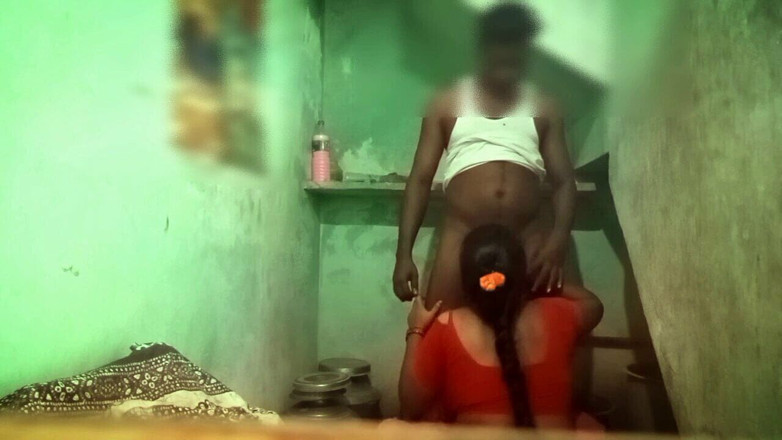 Priyanka314: Tamil tía engañando en cuarto de baño
