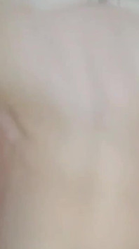 Une latina se fait baiser par son ami