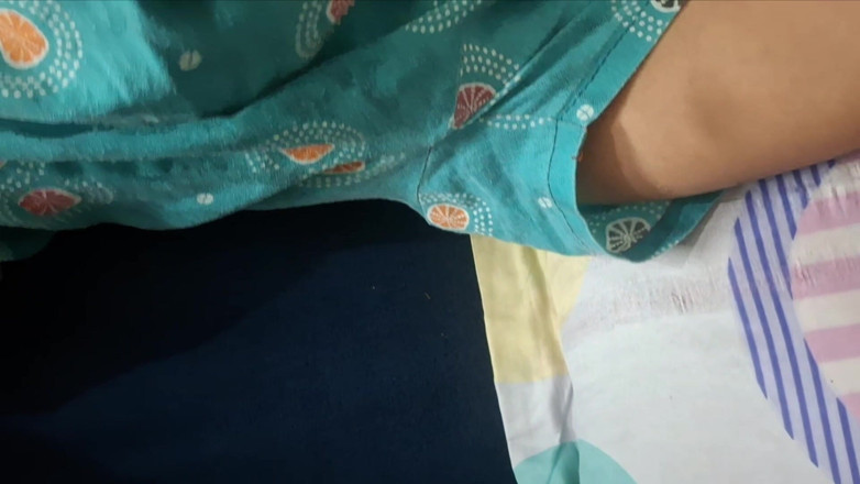 Busty Banuu: गांव की लड़की तंग चूत