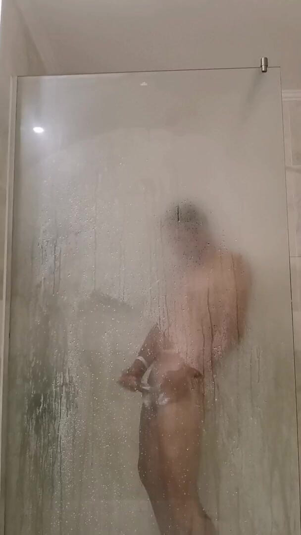 Wanker forever: Adam duşta mastürbasyon yapıyor