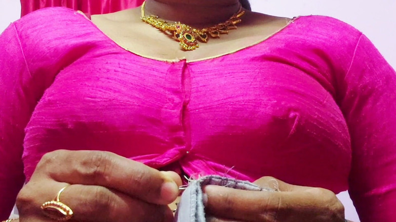 Desi Mohini: Hete en sexy tante apne borsten