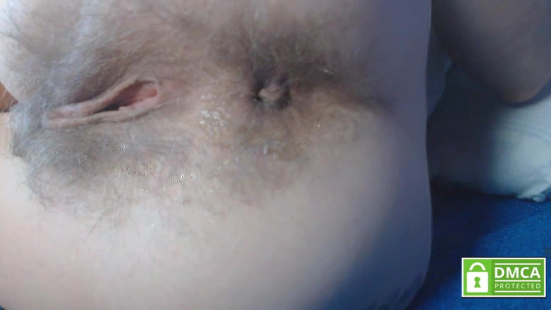 Risky Hairy Couple: 23分間の膣の開きと肛門の指の愛撫